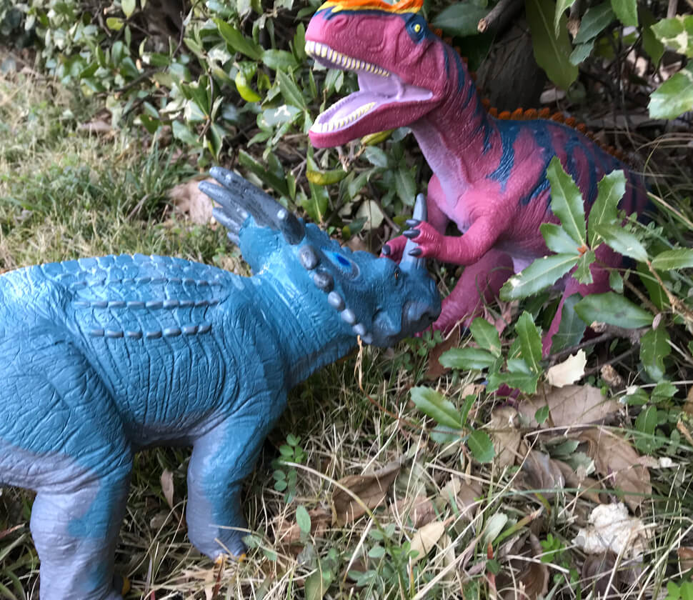 恐竜遊びで知育 恐竜おもちゃで遊び学ぶ リアルな恐竜時代を再現