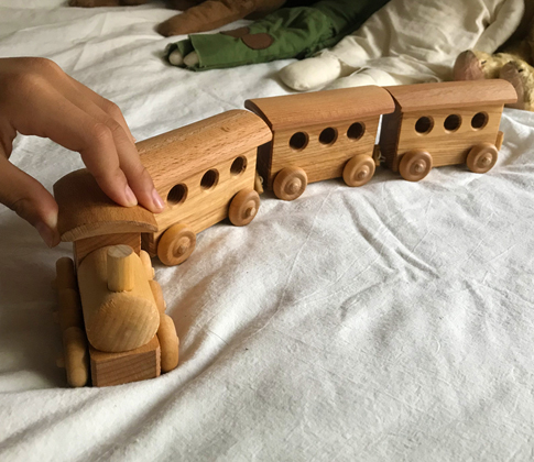 無塗装の『汽車・電車』のおもちゃの参考画像（３）