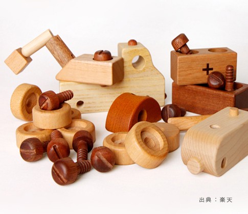 組み立て遊びの出来る『工具・大工さんごっこ』のおもちゃの参考画像（１）