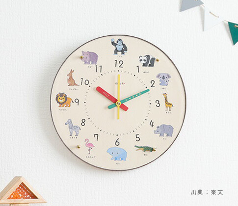 生き物などが描かれた『知育時計・時計玩具』の参考画像（２）