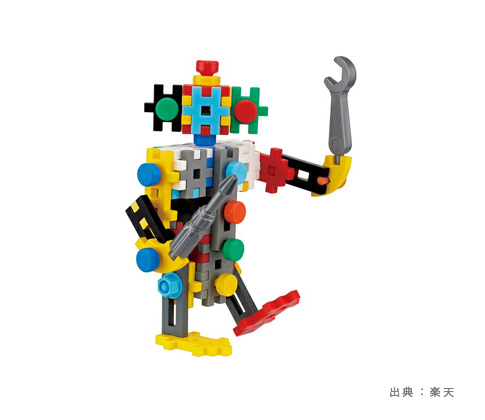 工具でネジを留めて組み立てる、ニューブロックのロボットの作品例