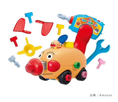 電動ドライバーで車体や翼を組み立てる、ねじねじアンパンマンごうの例