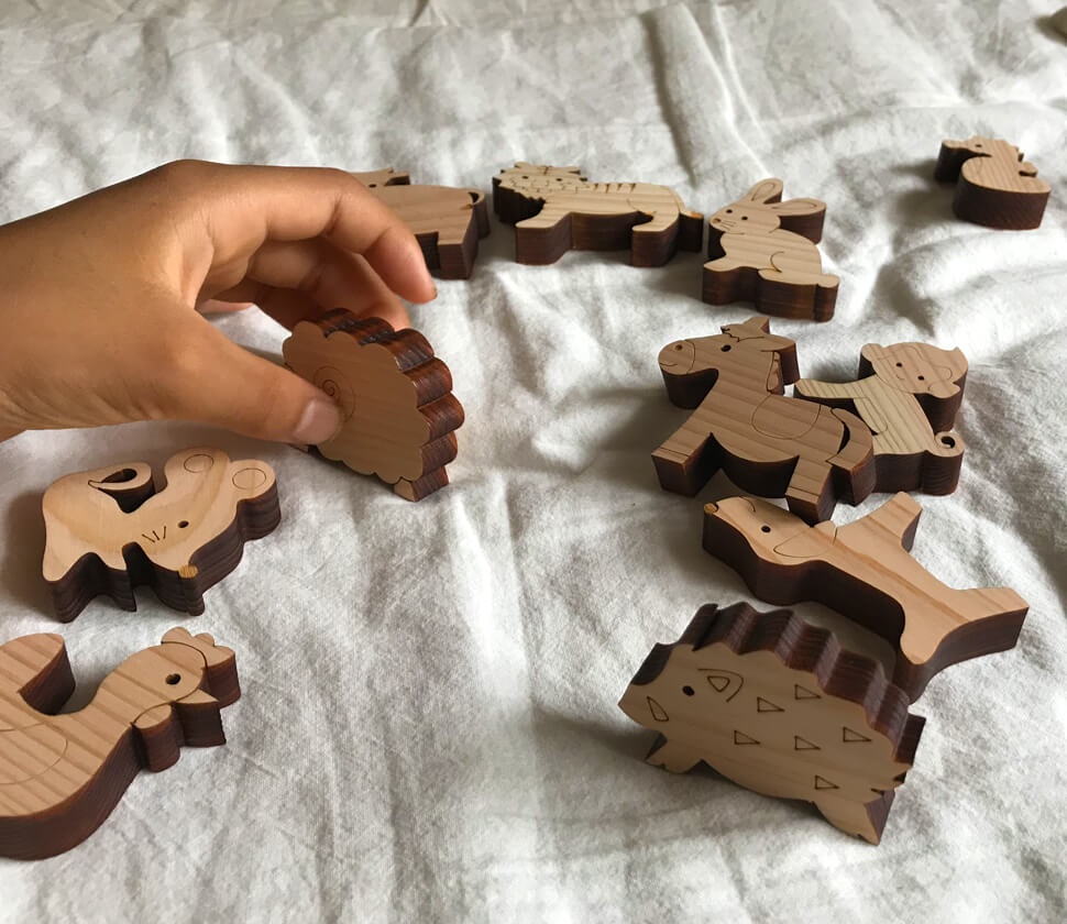 干支が変わるたびに飾れる木製玩具